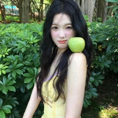 银坛莺燕海报